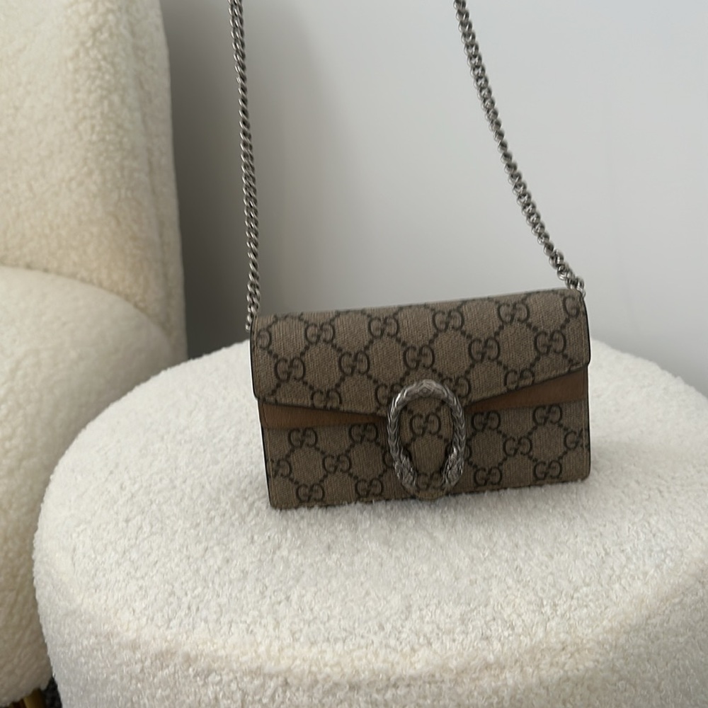 Gucci mini crossbody bag🤍 - Picture 7 of 7